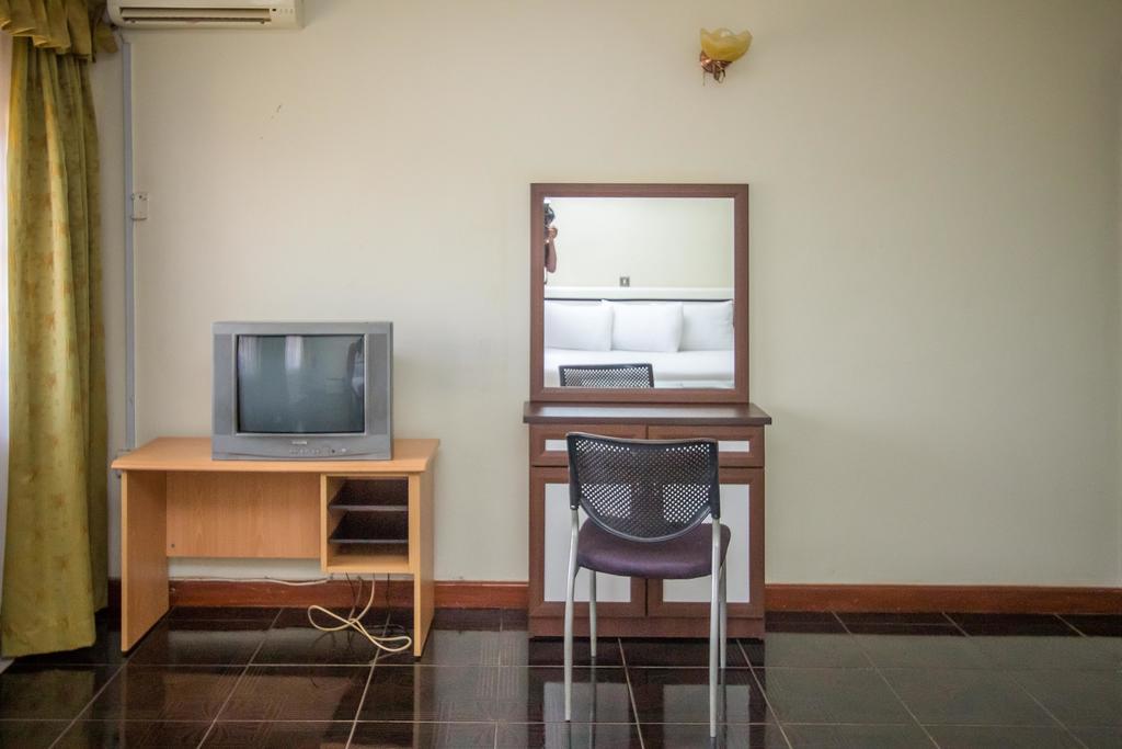 Alfa Hotel Munyonyo 캄팔라 외부 사진