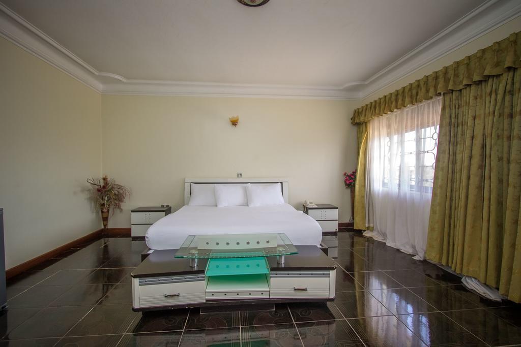 Alfa Hotel Munyonyo 캄팔라 외부 사진