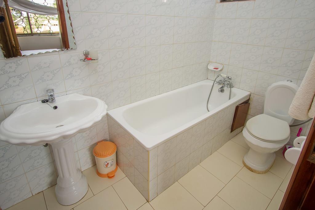 Alfa Hotel Munyonyo 캄팔라 외부 사진