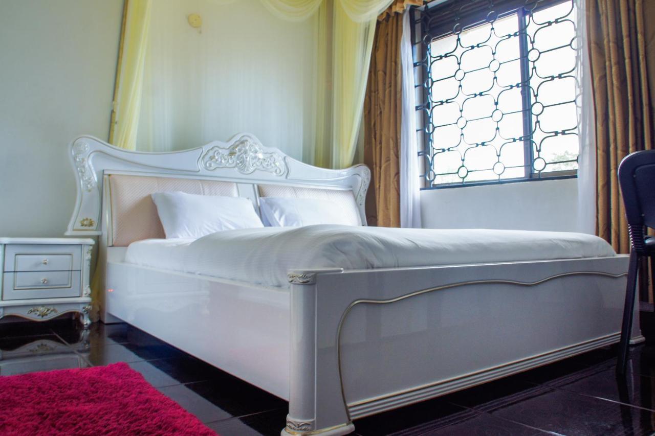 Alfa Hotel Munyonyo 캄팔라 외부 사진