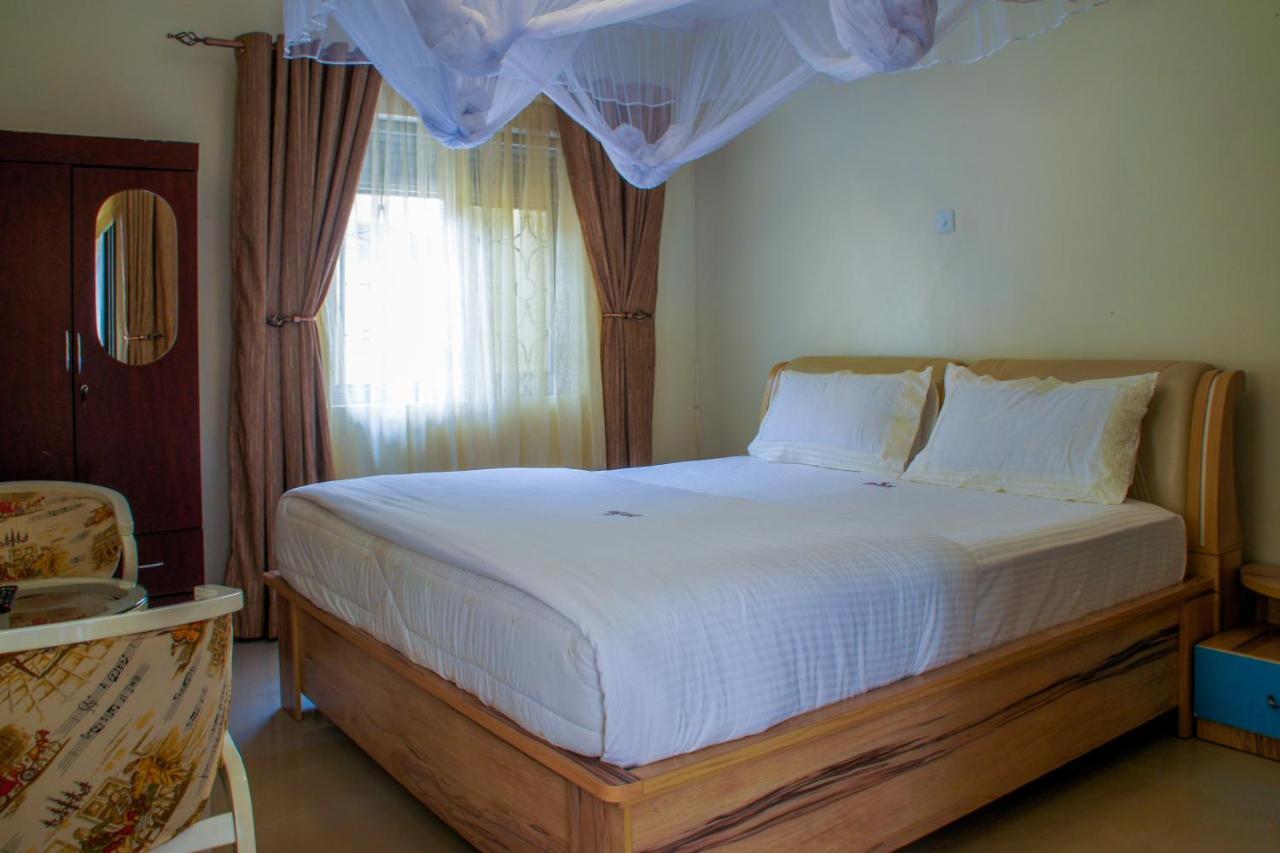 Alfa Hotel Munyonyo 캄팔라 외부 사진